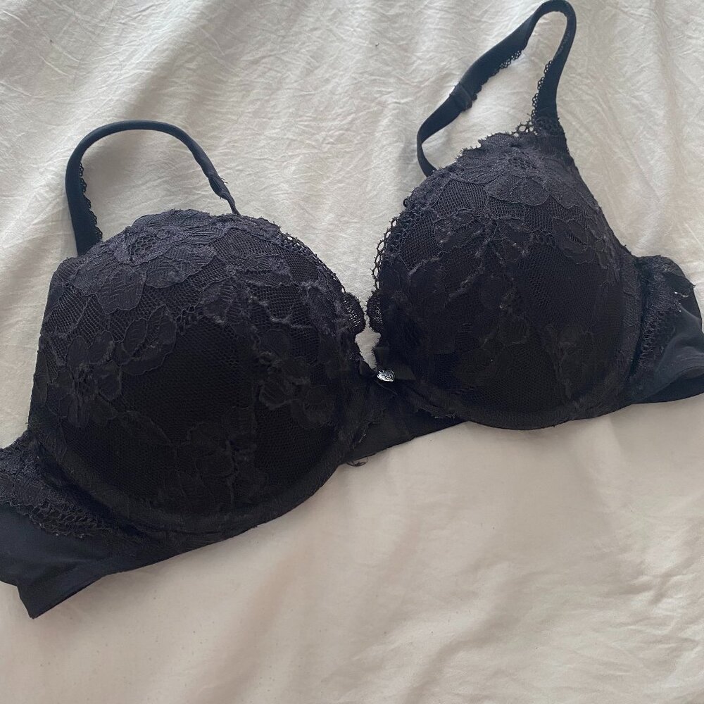 VICTORIAS SECRET BRA